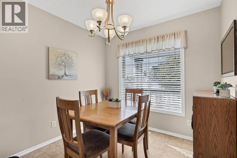 135 Springs Crescent — photo 15 of 40
