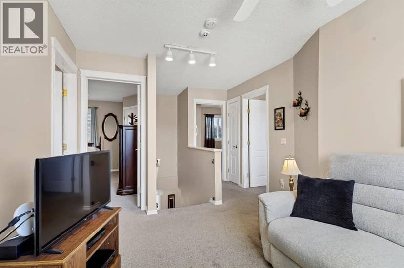 135 Springs Crescent — photo 19 of 40