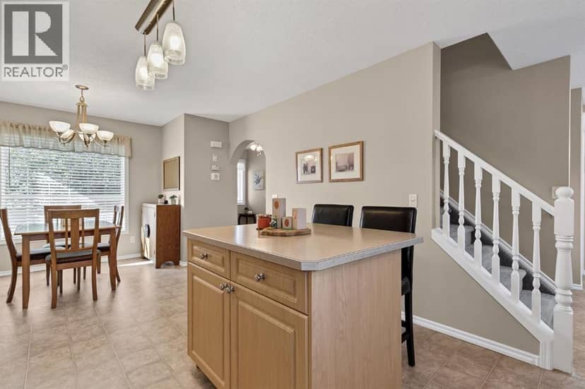 135 Springs Crescent — photo 14 of 40