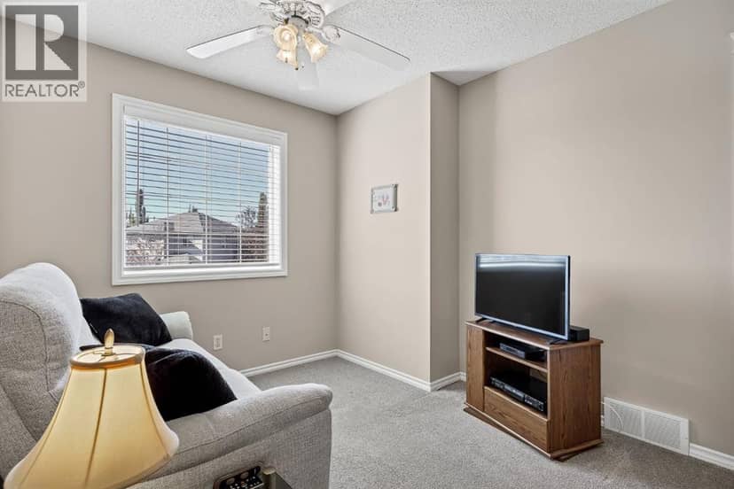 135 Springs Crescent — photo 17 of 40
