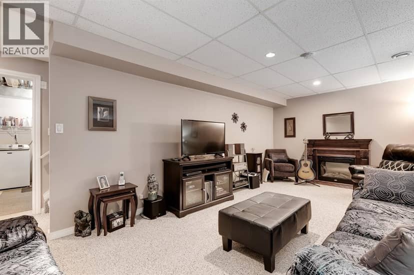 135 Springs Crescent — photo 30 of 40