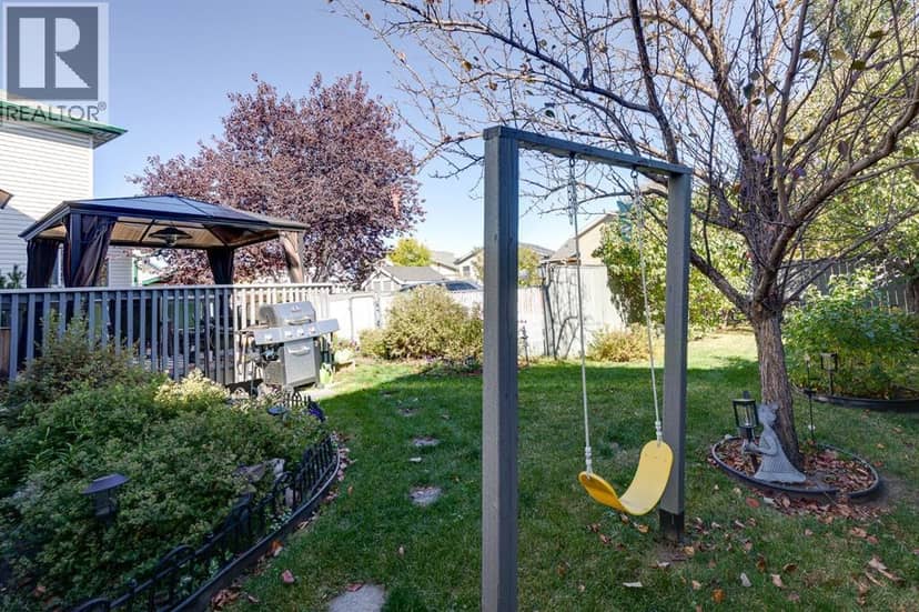 135 Springs Crescent — photo 37 of 40