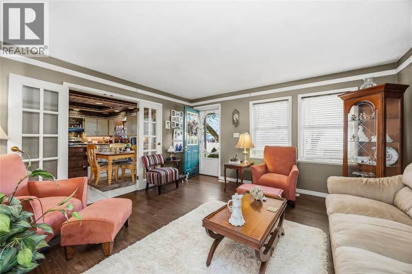 1363 Main Street, St. Clair, photo 6