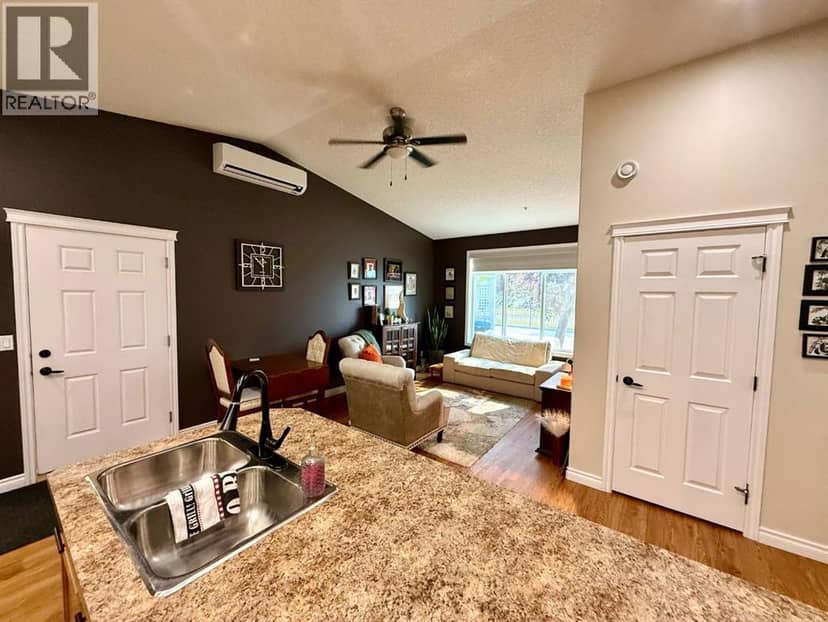 104 Sunvale Crescent NE — photo 15 of 24