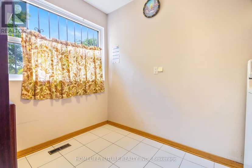 174 - 124 Dusay Place, Toronto, photo 8