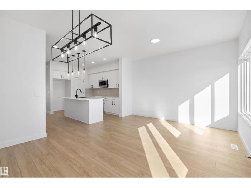 4207 63 ST — photo 18 of 40