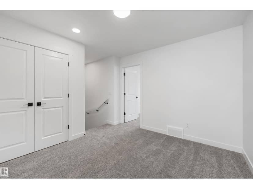 4207 63 ST — photo 23 of 40