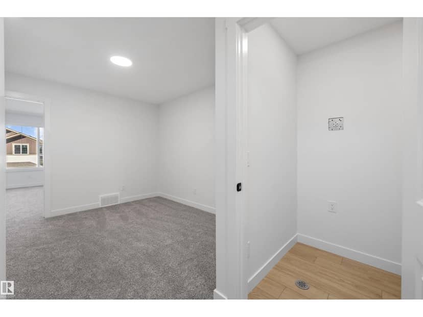 4207 63 ST — photo 29 of 40