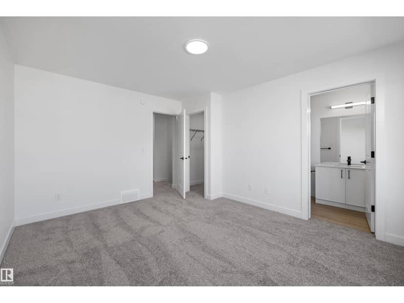 4207 63 ST — photo 33 of 40