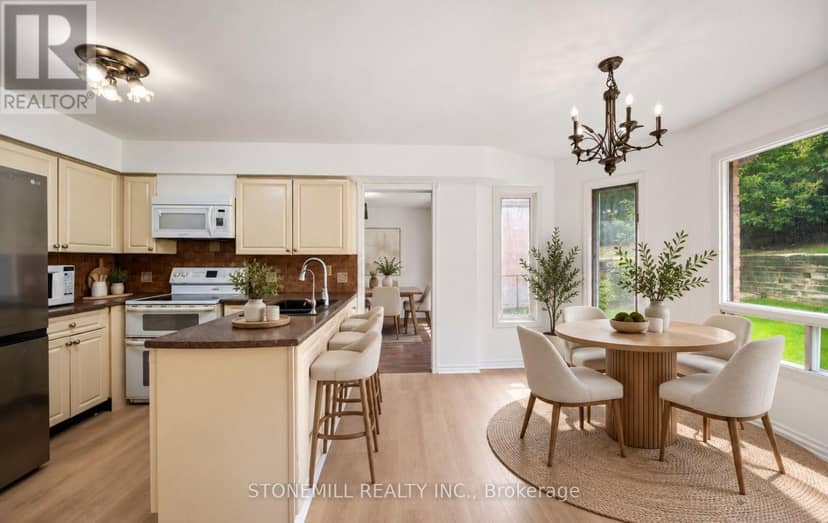 76 Collings Avenue — photo 14 of 40