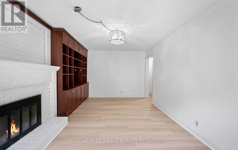 76 Collings Avenue — photo 16 of 40