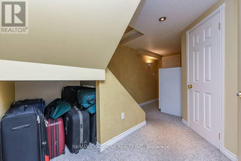 163 Simmons Boulevard — photo 37 of 40