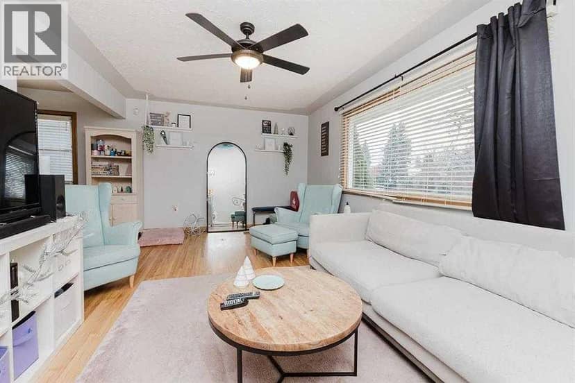 3927 40A Avenue — photo 11 of 40