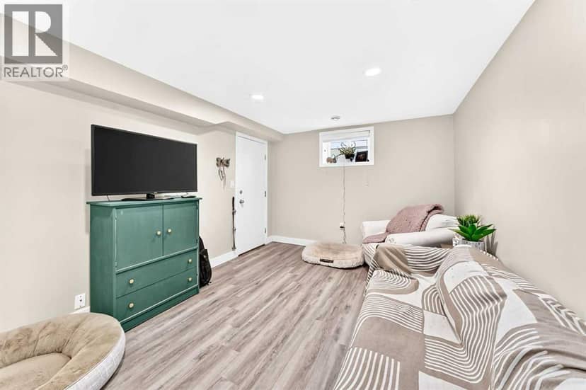 3927 40A Avenue — photo 22 of 40