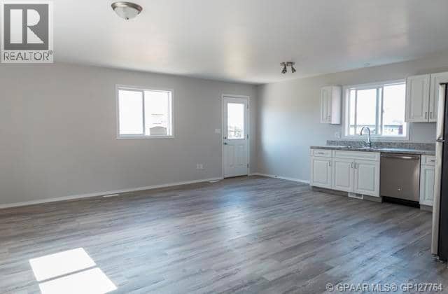 10404 98A Street — photo 23 of 36