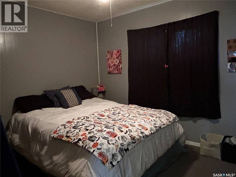 714 Carbon AVENUE — photo 16 of 39