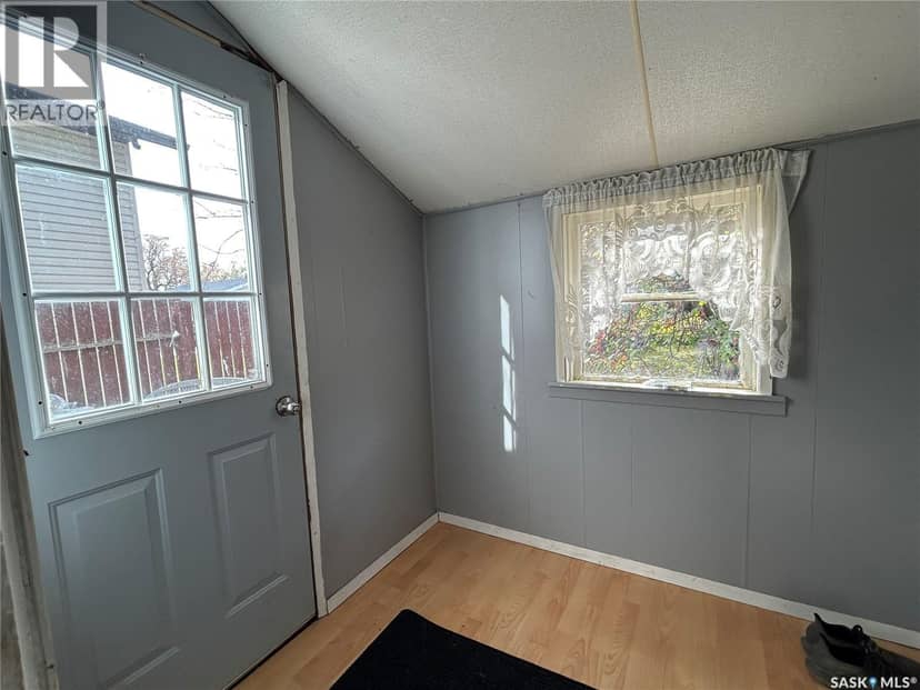 714 Carbon AVENUE — photo 26 of 39