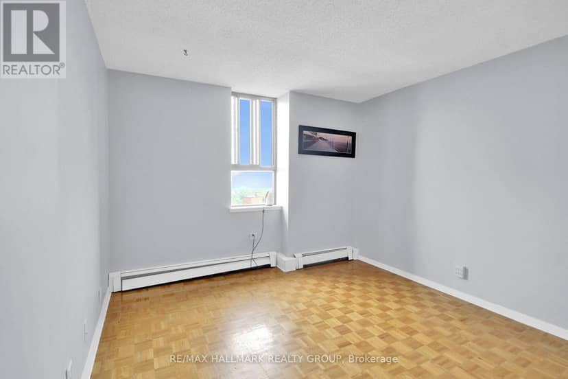 1503 - 505 St Laurent Boulevard — photo 14 of 38