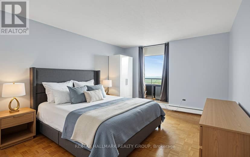 1503 - 505 St Laurent Boulevard — photo 17 of 38