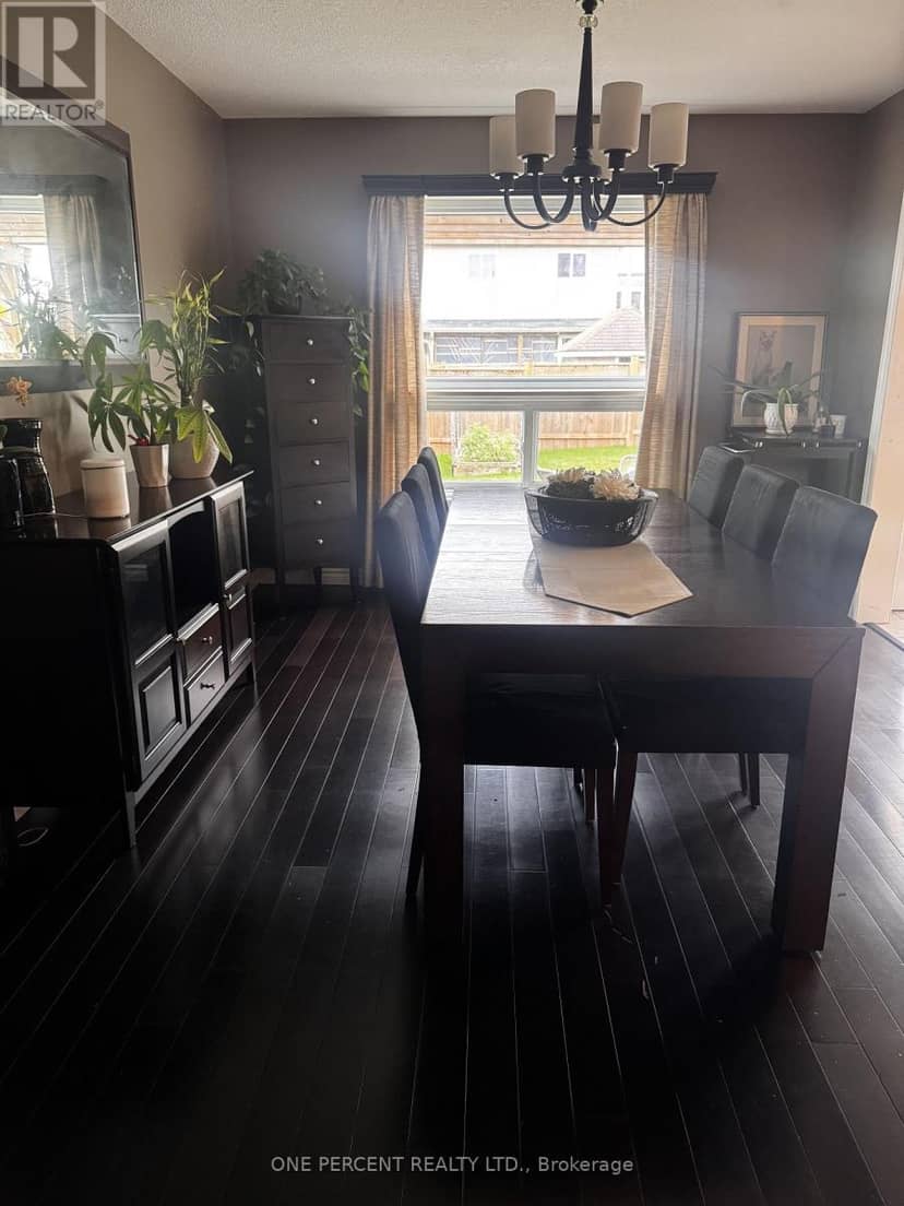 459 Albert Street — photo 9 of 27
