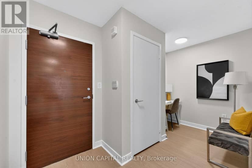 551 - 10 Capreol Court, Toronto, photo 6
