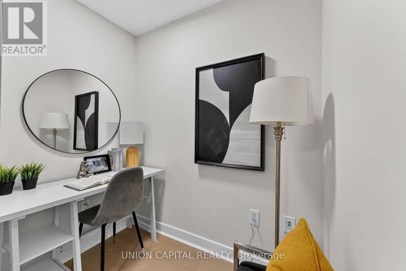 551 - 10 Capreol Court, Toronto, photo 7
