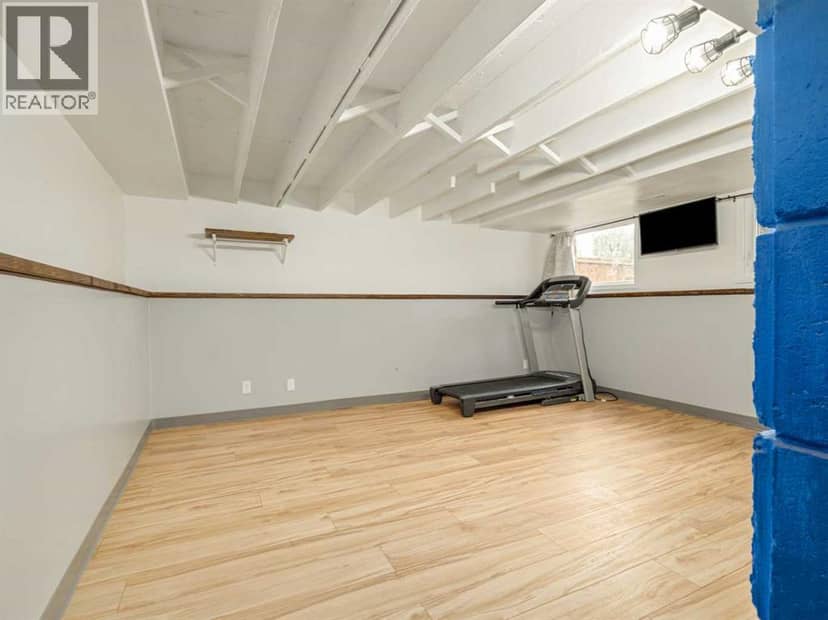 46 Laval Court W — photo 34 of 40