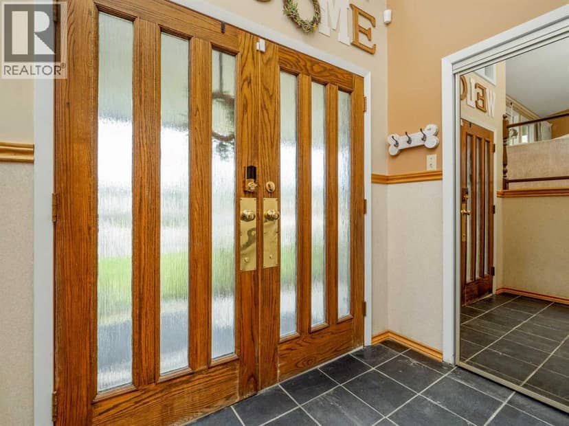 46 Laval Court W, Lethbridge, photo 4
