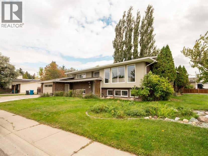 46 Laval Court W, Lethbridge, photo 2