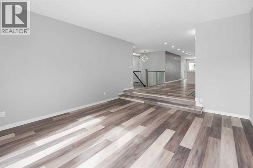 51 Woodmont Road SW, Calgary, photo 4