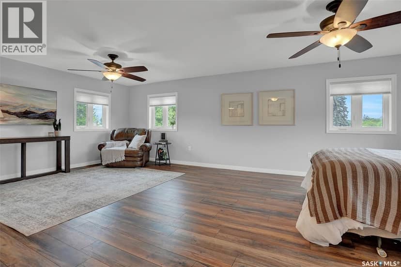 209 Douglas AVENUE E — photo 28 of 40