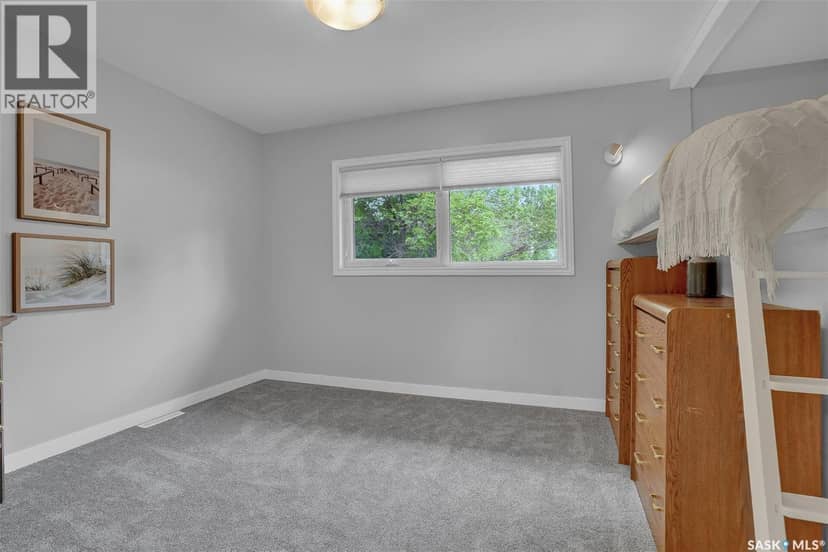 209 Douglas AVENUE E — photo 24 of 40