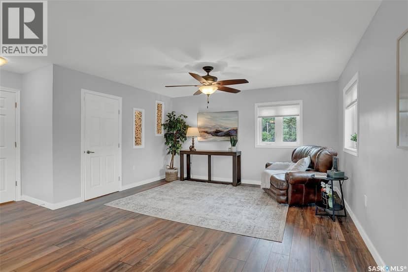 209 Douglas AVENUE E — photo 30 of 40