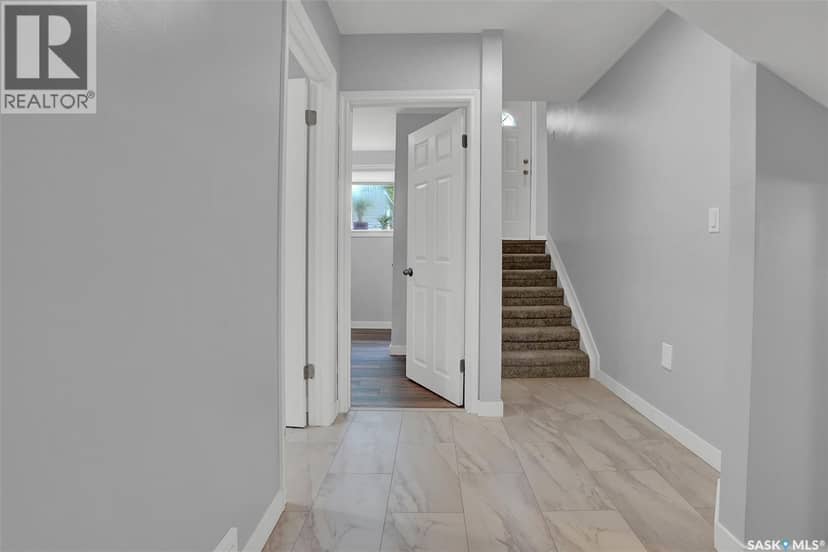 209 Douglas AVENUE E — photo 35 of 40