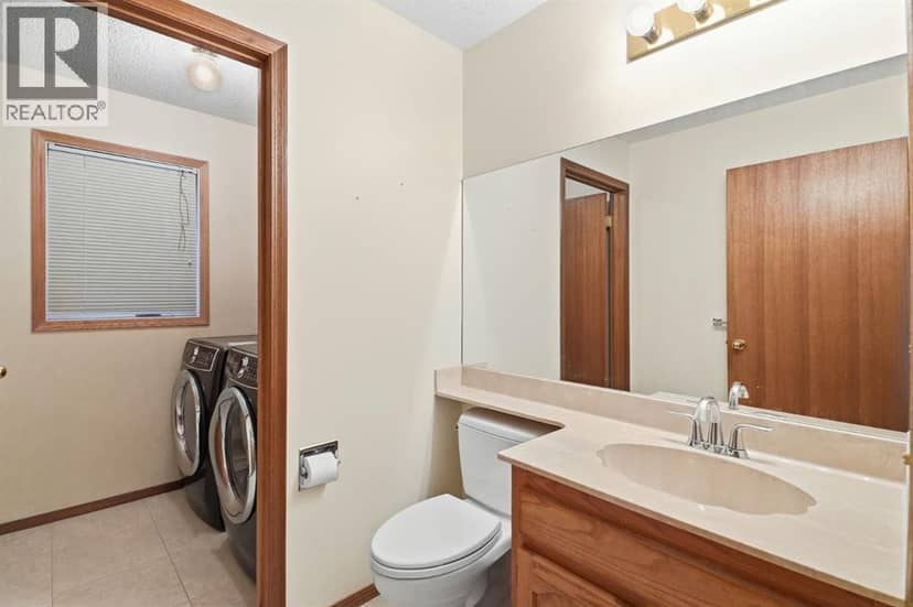 61 Shannon Crescent SW — photo 20 of 40