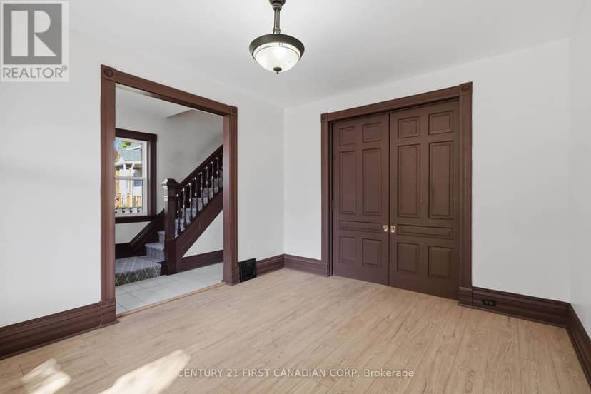 160 Egerton Street — photo 9 of 40