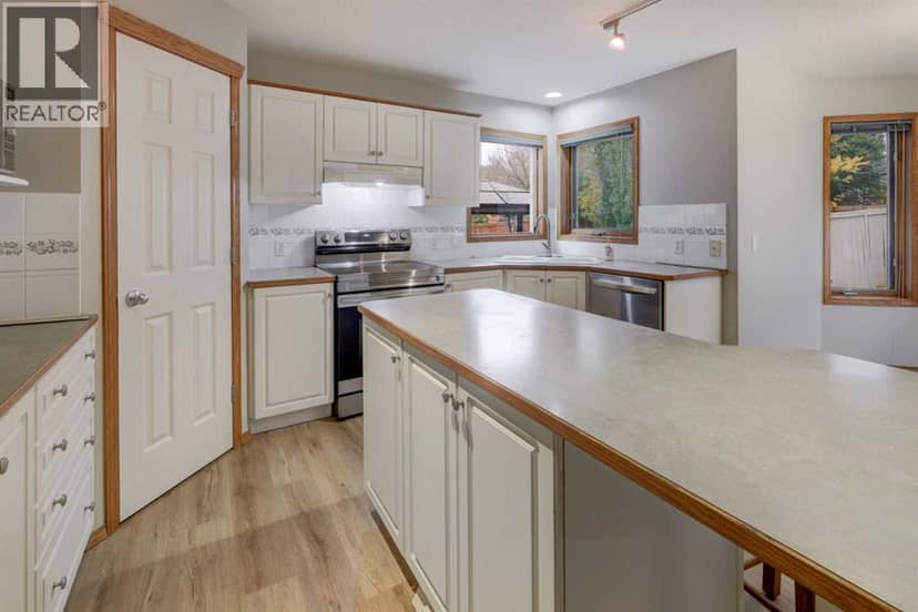 63 Sierra Madre Crescent SW, Calgary, photo 7