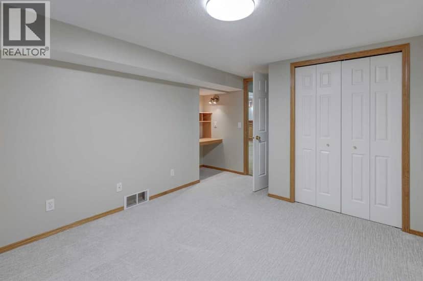 63 Sierra Madre Crescent SW — photo 38 of 40