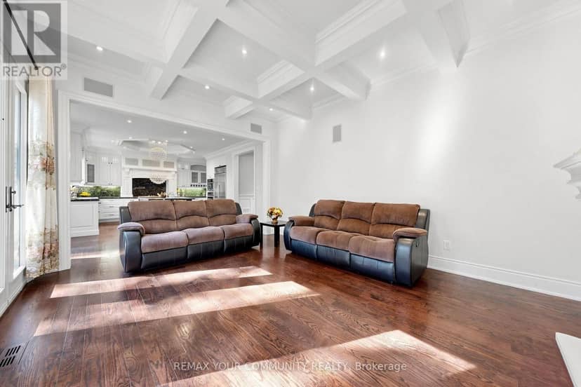 39 Moore Park Avenue — photo 13 of 40