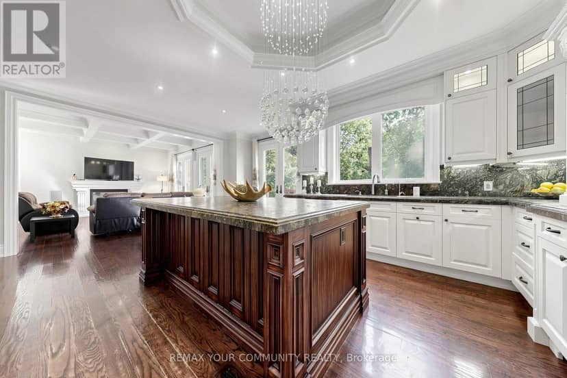 39 Moore Park Avenue — photo 17 of 40
