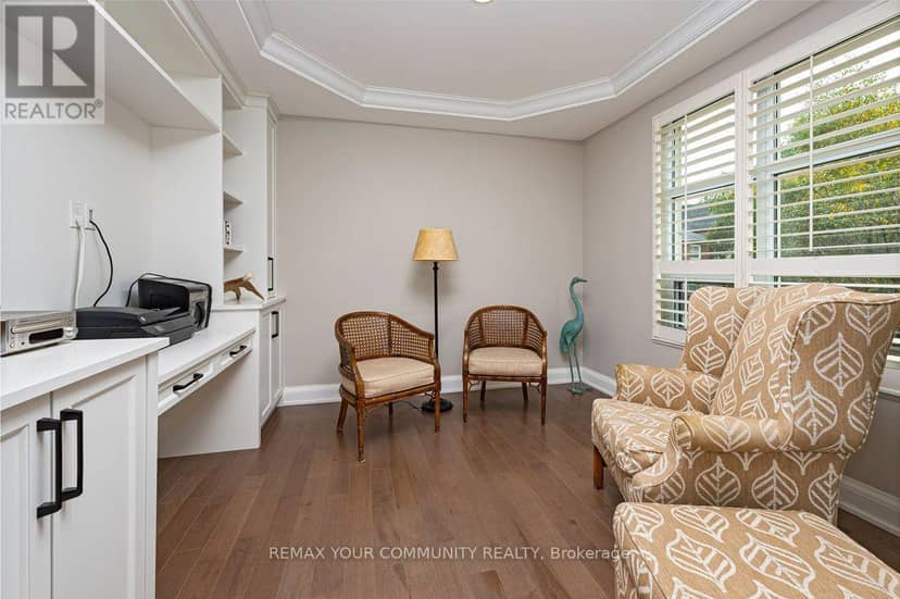 201 - 650 Mount Pleasant Road — photo 10 of 22