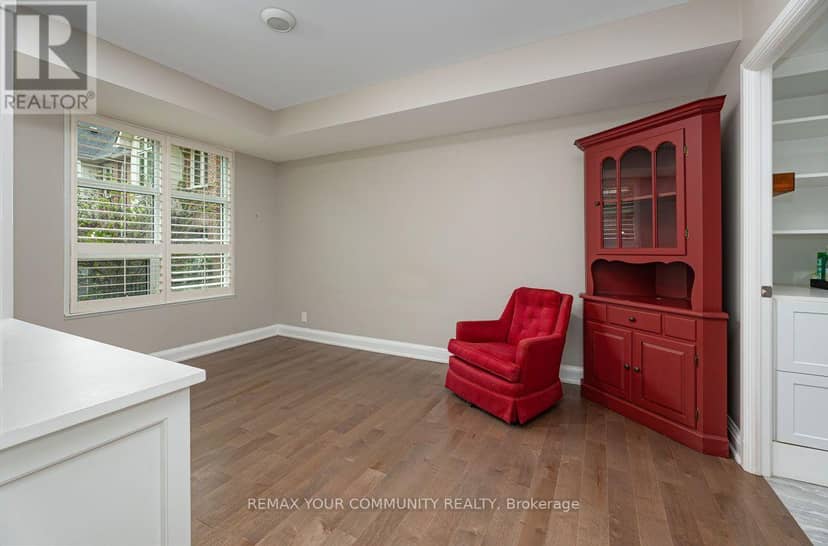 201 - 650 Mount Pleasant Road — photo 12 of 22