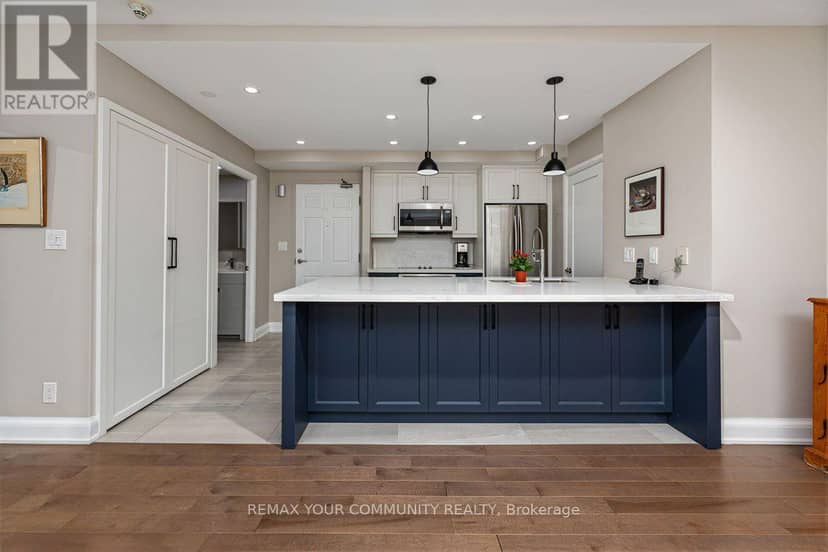 201 - 650 Mount Pleasant Road, Toronto, photo 8