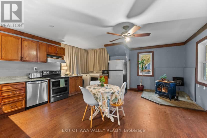 106 Bonnechere Street E, Bonnechere Valley, photo 2