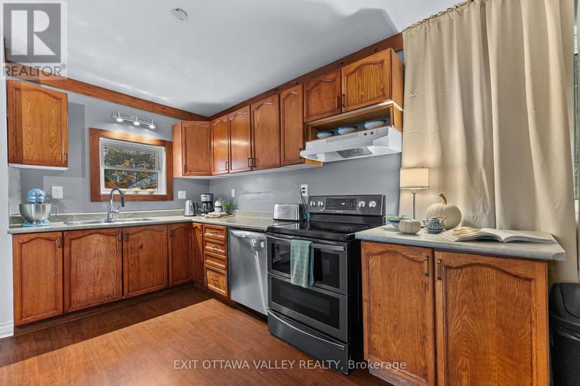 106 Bonnechere Street E, Bonnechere Valley, photo 4
