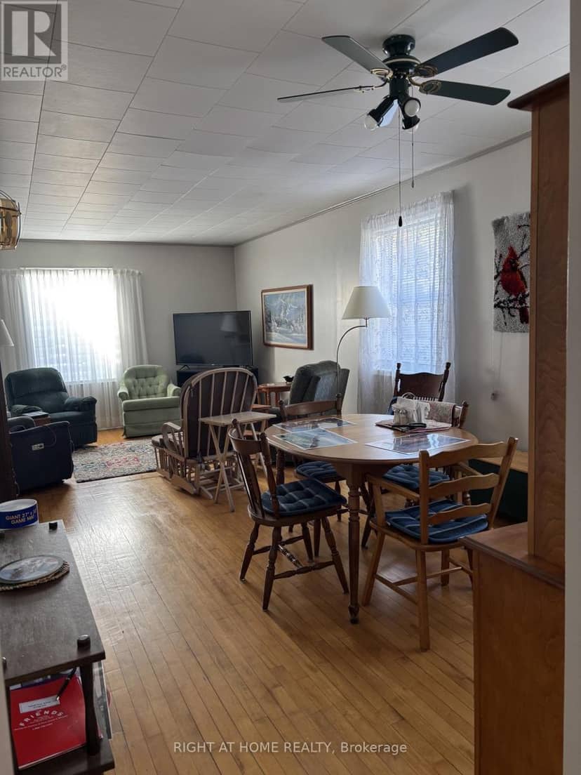 35 Cascade Street — photo 15 of 38