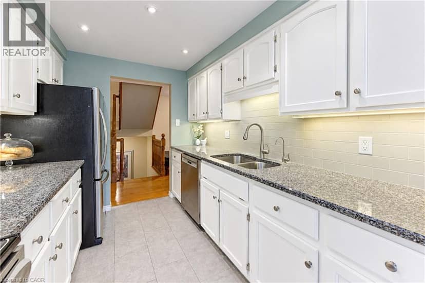 406 CRAIGLEITH Drive Unit# 3 — photo 16 of 40