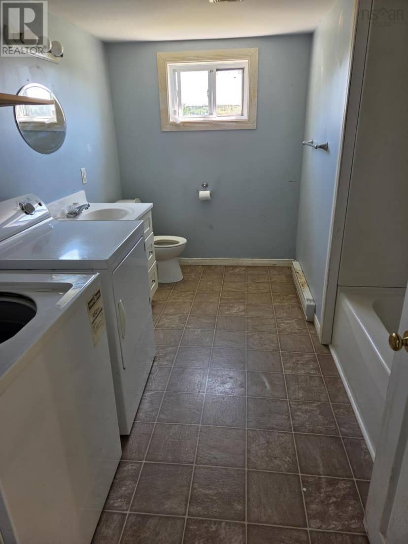 237 Fraser Rd — photo 10 of 13