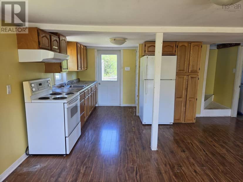 237 Fraser Rd — photo 4 of 13