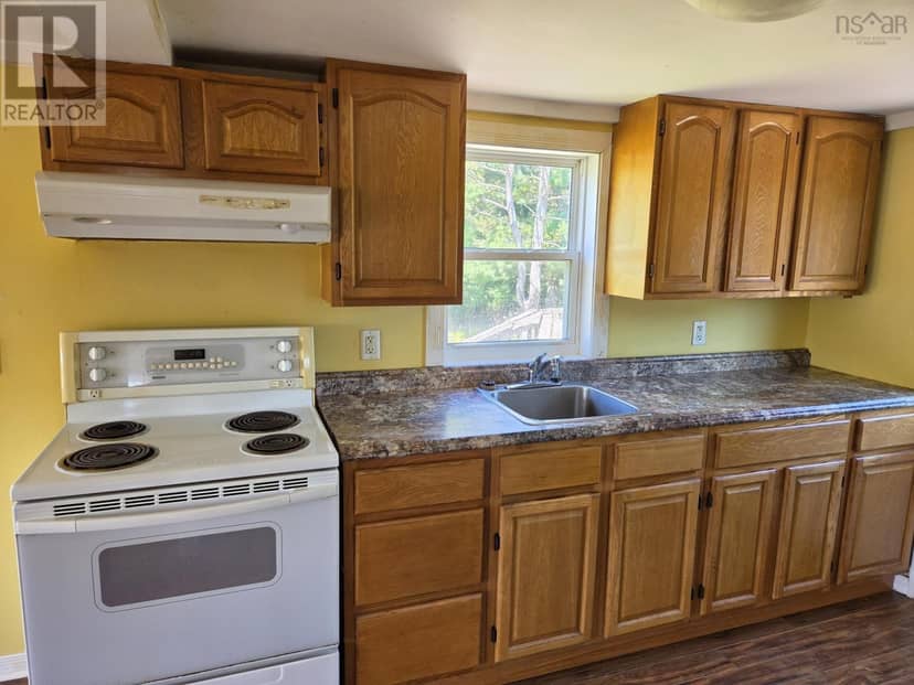 237 Fraser Rd — photo 5 of 13